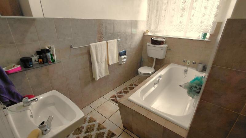 4 Bedroom Property for Sale in Pellissier Free State